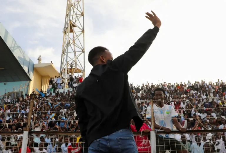 Árbitro Somali Omar Artan Barrado nos EUA por Suposta Ligação com Terrorismo: O Que Diz a Administração Trump