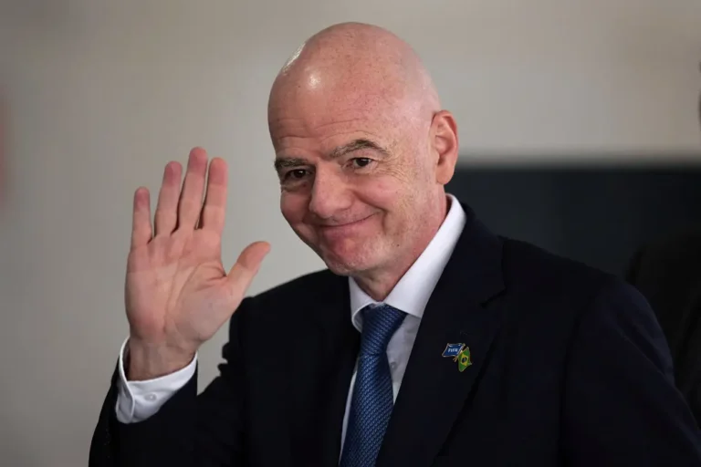 Salário de Gianni Infantino na FIFA ultrapassa R$ 25 milhões anuais com bônus milionário; veja detalhes da remuneração