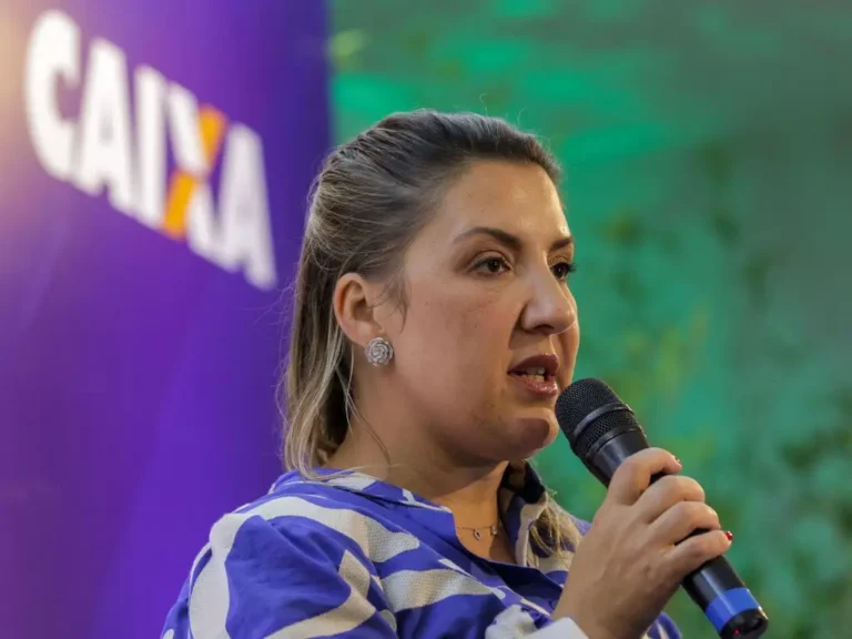 Flávio Bolsonaro escala ex-presidente da Caixa, Daniella Marques, para núcleo econômico de pré-campanha presidencial