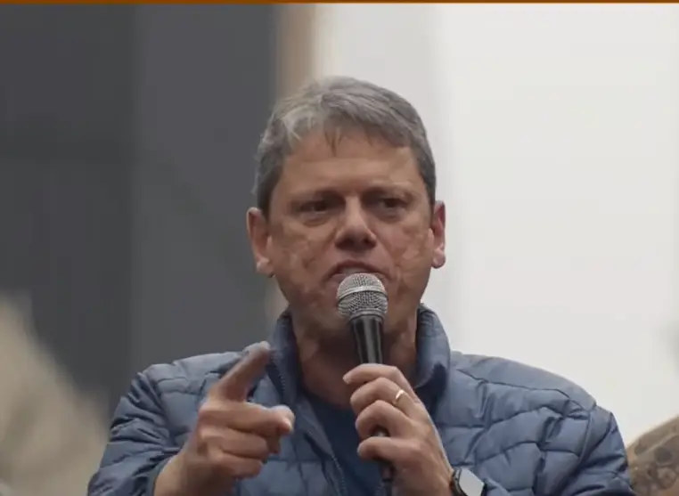Governo de SP desmente sigilo de 100 anos em contrato da Linha 6-Laranja do Metrô; Haddad criticou gestão