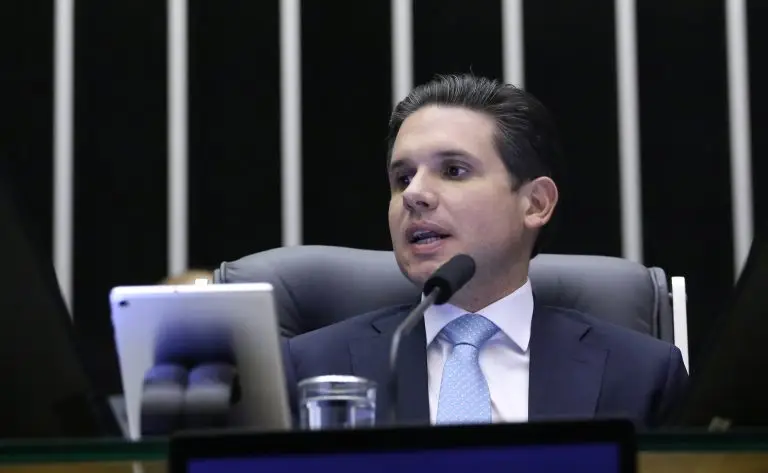 PL do 6×1: Motta adia reunião de líderes e abre brecha para retirada de urgência; governo confirma intenção