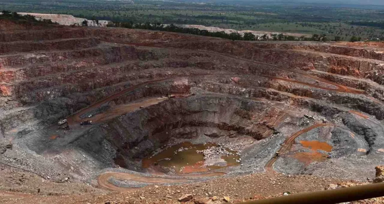 Aura Minerals (AURA33) Choca Mercado: Recompra de US$ 200 Milhões em Ações Após Tombo de 40%, CEO Afirma Confiança na Geração de Caixa