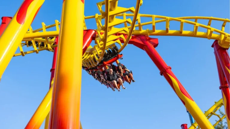 Fire Whip no Beto Carrero World: Montanha-russa icônica ganha R$ 24 milhões em modernização com novos trilhos e tecnologia holandesa