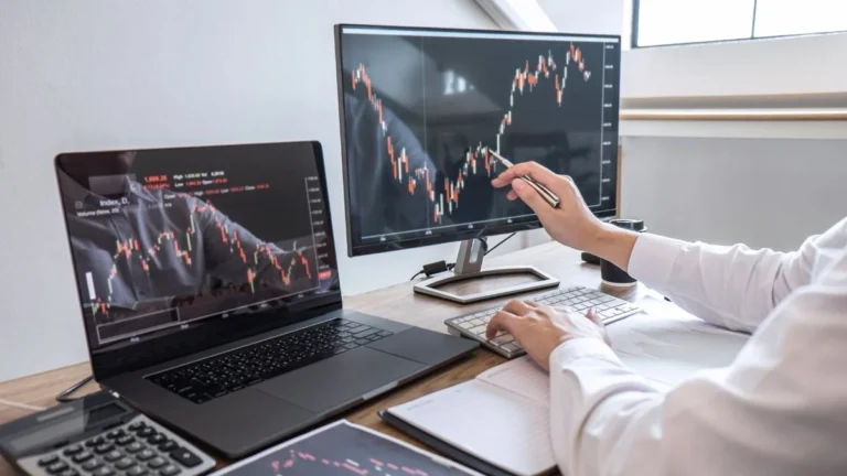Day Trade ou Swing Trade: Descubra Qual Estratégia de Bolsa Combina Mais Com Seu Bolso e Perfil