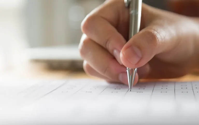 Estudantes nos EUA Repensam Carreiras: O Medo da IA Leva a Mudanças Drásticas nas Escolhas Acadêmicas