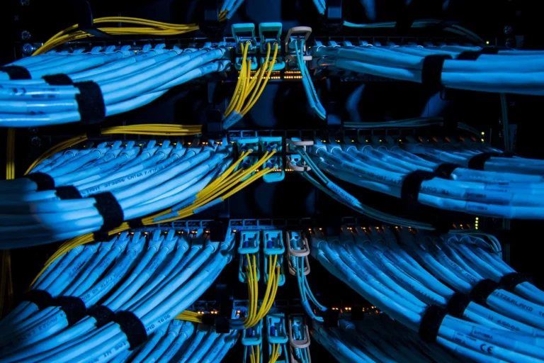 Governo Brasileiro Inicia Monitoramento de Sites Pornográficos e Plataformas de Acompanhantes para Proteger Menores Online