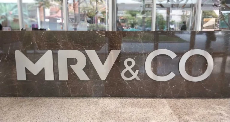 MRV (MRVE3) Vende Empreendimentos nos EUA por US$ 139 Milhões e Reduz Dívidas Significativamente