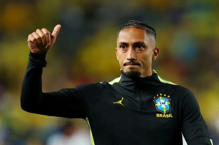 Raphinha desabafa após lesão na Copa: “Fazer tudo ao meu alcance para voltar o mais rápido possível” para Seleção Brasileira