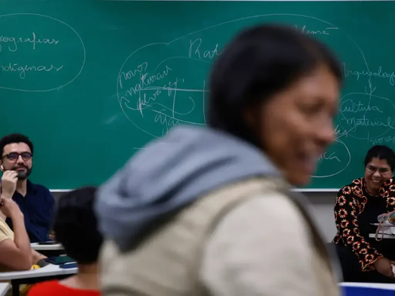 Cogna (COGN3) Aumenta Participação na Educbank para 90% em Movimento Estratégico de R$ 46,3 Milhões e Revoluciona Gestão Financeira Escolar