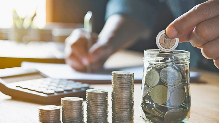 Dividendos em Alta, Bitcoin em Queda: Descubra os Investimentos que Mais Ganharam e Perderam Dinheiro no Semestre