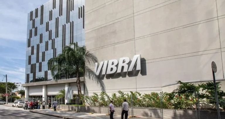 Itaú BBA eleva preços-alvo de Vibra e Ultrapar, mas aponta Ultrapar como mais atrativa; veja o potencial de valorização