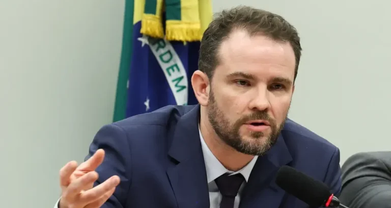 Durigan vota em SP e garante: “Medidas do governo respeitam responsabilidade fiscal e não ampliam gastos”