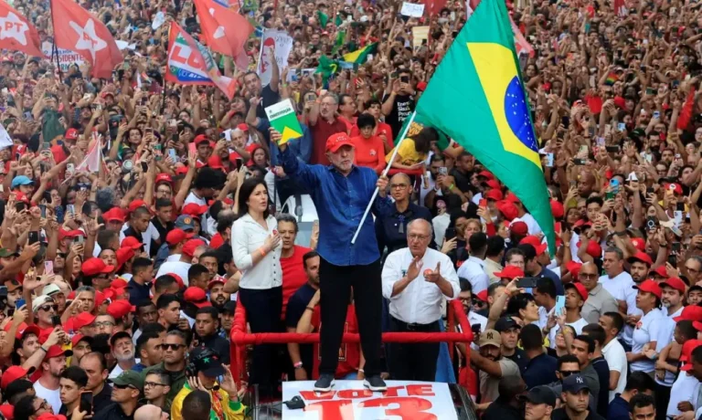 Lula assume 4º mandato: Credibilidade fiscal em xeque após gastos da campanha e desafio de conter dívida bruta do governo