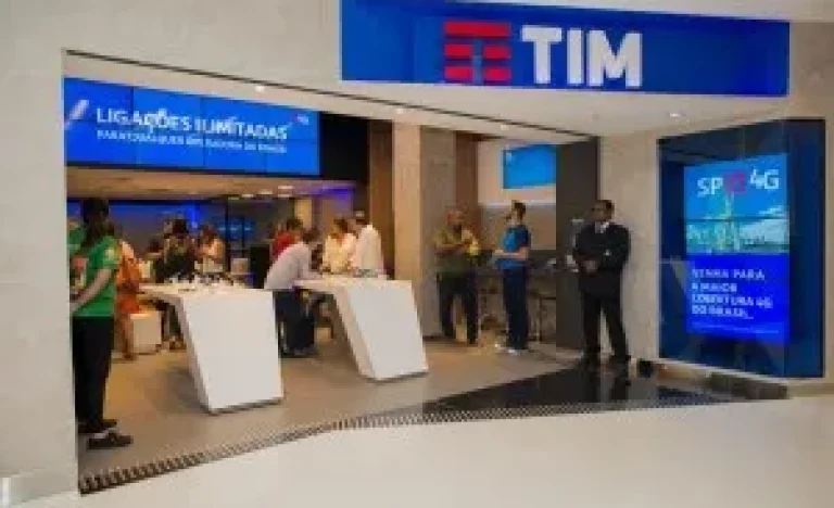 TIM (TIMS3) e American Tower Renegociam Parceria: O Que Muda para os 9.000 Pontos de Rede