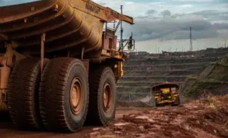 Minério de Ferro Reage: Queda nos Custos de Produção Impulsiona Compras de Aço Antes do Ano Novo Chinês