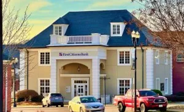 First Citizens BancShares Surpreende Wall Street: Lucro por Ação Atinge Novo Patamar e Provisões Diminuem Drasticamente