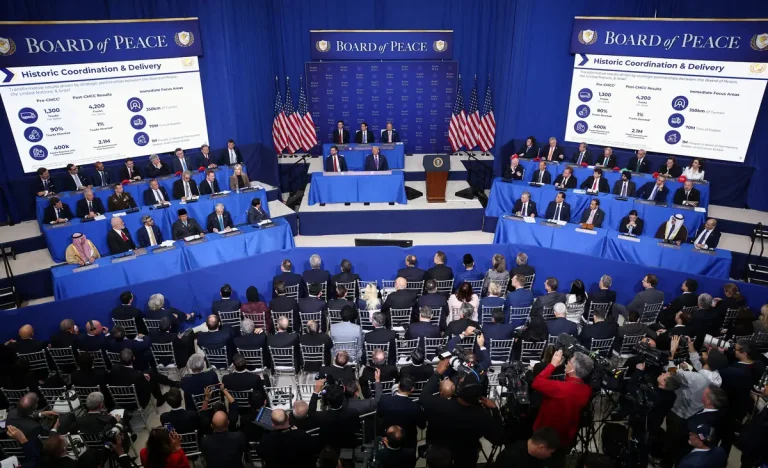 Plano de Paz de Trump para Gaza em Crise: US$ 17 Bilhões Prometidos, Pouco Dinheiro Chega e Futuro Incerto