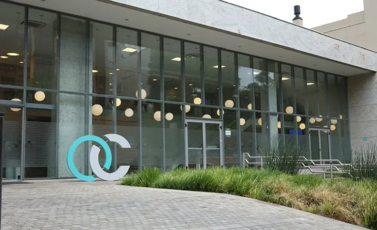 Oncoclínicas em Alerta: Prejuízo Bilionário de R$ 3,67 Bilhões Ameaça Operações e Tratamentos de Câncer