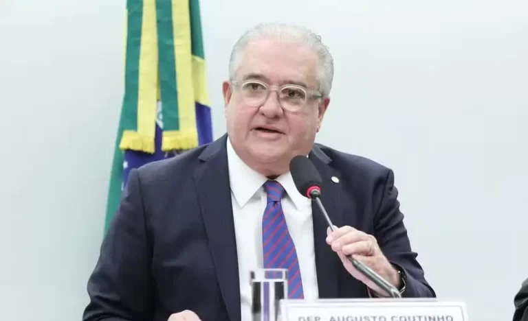 Trabalho por Apps na Câmara: Relator Pede Retirada de Pauta de Projeto Crucial para Entregadores e Motoristas