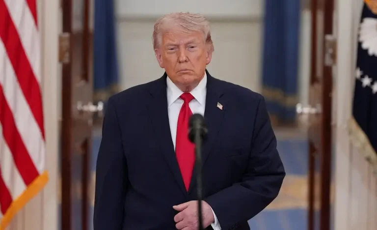 EUA e Irã em Negociações Secretas via Paquistão para Estender Cessar-Fogo, Mas Trump Resiste: Tensão Nuclear e Estreito de Ormuz em Jogo