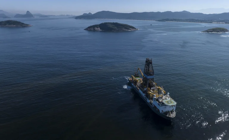 Petrobras, PRIO e Brava: Quais Ações de Petróleo o BBI Prefere Após Alta do Petróleo e Revisão de Preços-Alvo?