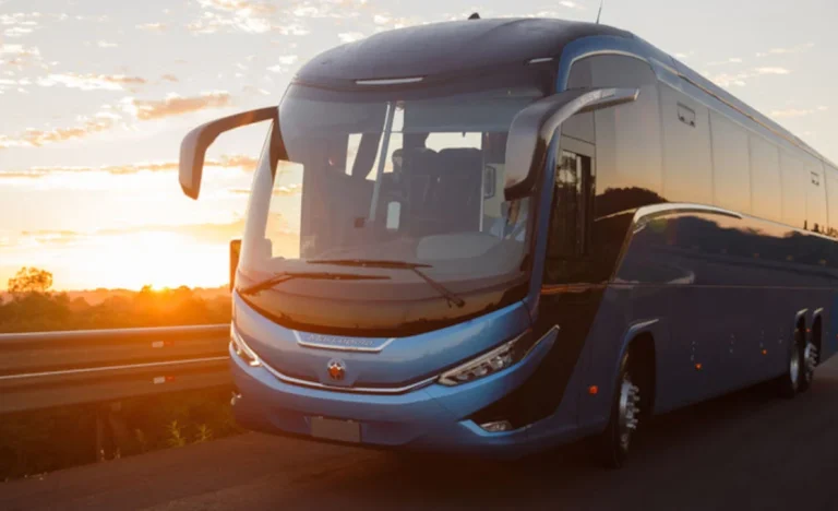 Alta do Petróleo Impulsiona Marcopolo (POMO4)? Safra Indica Potencial de 30% com Mudança em Tarifas Aéreas e Rodoviárias