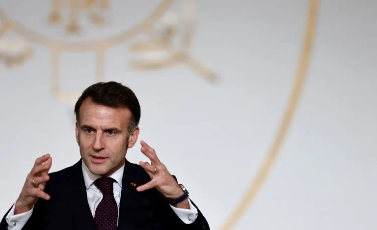 Macron Urge Negociações para Reforçar Cessar-Fogo entre Líbano e Israel, Apela por Integridade Territorial Libanesa