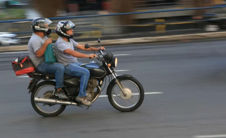 Fim do Garupa? Peru Proíbe Dois Ocupantes em Motos em Lima e Callao e Gera Multas Altas