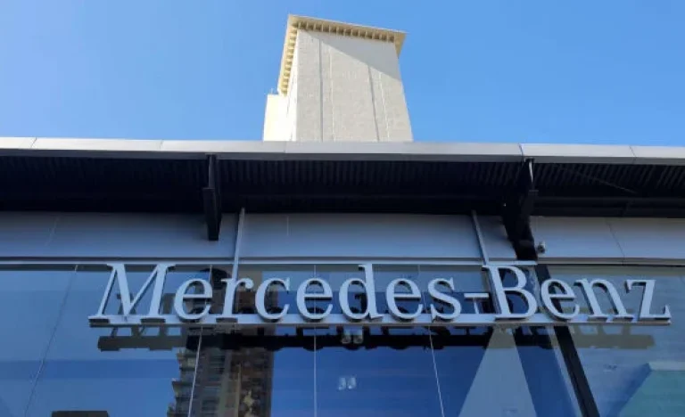 Governo Trump Tentou Mover Sede da Mercedes-Benz para os EUA, Revela CEO em chocante declaração