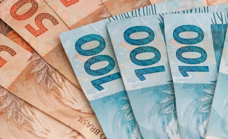 Dívida Pública Federal Dispara 18% em 2025, Atingindo R$ 8,6 Tri, e Alerta para Possível Pico de R$ 10,3 Tri em 2026