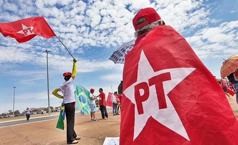 PT cobra militância para reeleger Lula em 2026 e reforçar bancadas; Haddad é alvo de pressão para ser candidato