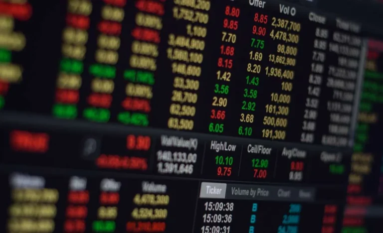 Bolsas Europeias Disparam com Bancos e Chegam a Recordes Históricos; Juros em Foco