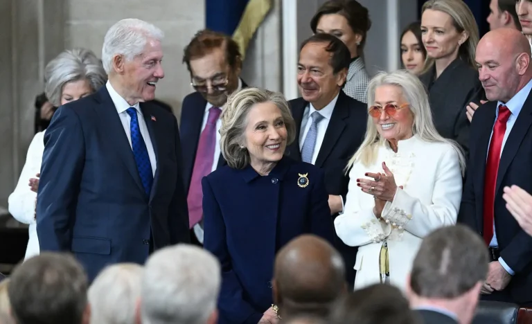 Bill e Hillary Clinton em Negociação Tensa com o Congresso por Depoimento sobre Jeffrey Epstein