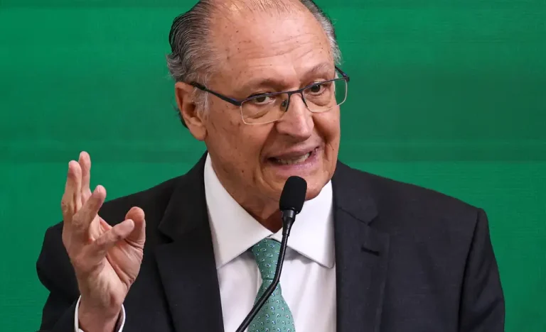 Alckmin elogia Flávio Dino por combate aos “supersalários” e fala sobre futuro político em SP