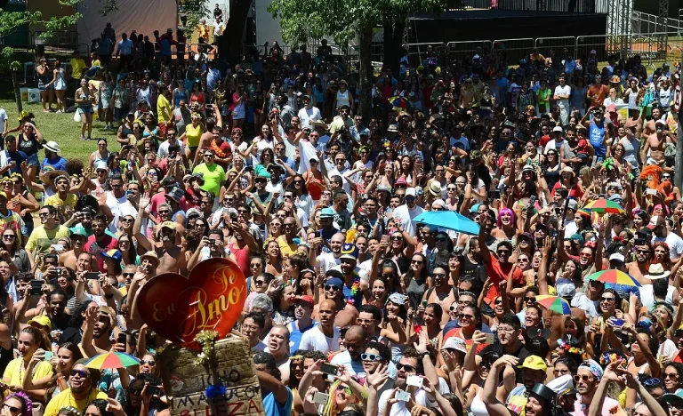 Carnaval 2026 em SP: 4,7 milhões de foliões esperados e R$ 7,3 bilhões na economia