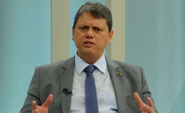Tarcísio de Freitas Lidera Pesquisas para 2026 em SP com 62% de Aprovação: Veja Cenários Eleitorais