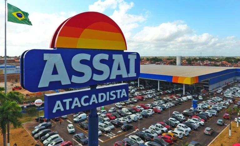 Lucro do Assaí (ASAI3) despenca 83,5% no 4º tri com deflação alimentar e consumo retraído; veja números