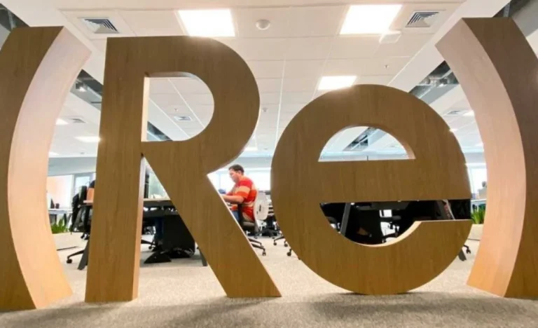 IRB (Re) (IRBR3) Surpreende com Lucro de R$ 143 Milhões no 4T25 e Anuncia Retorno de Dividendos, Animando Investidores