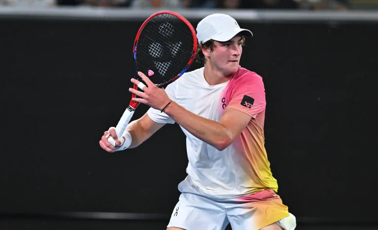 João Fonseca, o tenista número 1 do Brasil, revela confiança e estratégia para o Rio Open 2026