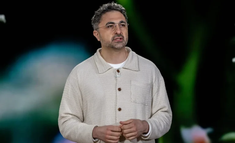 Alerta Microsoft AI: Seu Diploma Vale Menos de 18 Meses? Cargos de Escritório na Mira da Automação Radical