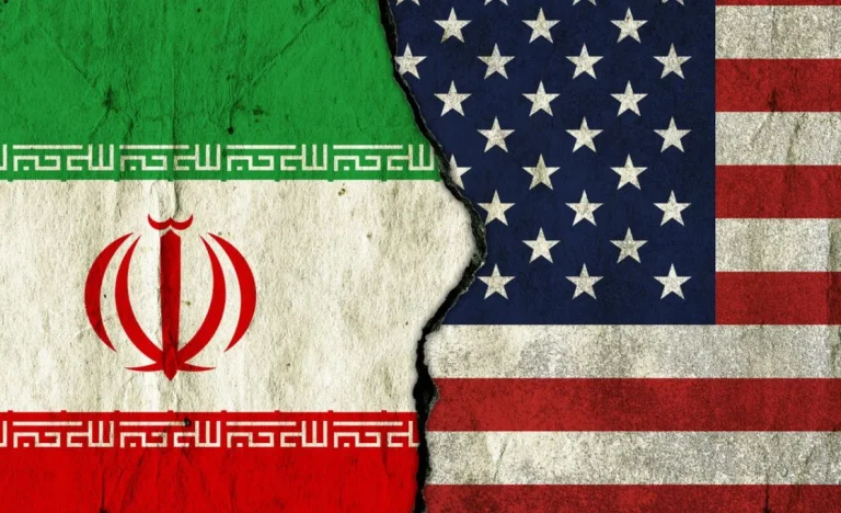 Filho do último Xá do Irã pede intervenção militar dos EUA e critica negociações nucleares com Teerã