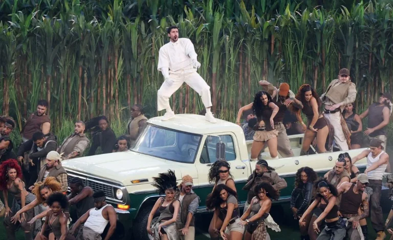 Crítica de Trump a Bad Bunny no Super Bowl: Ataque a estrela latina pode abalar apoio de eleitores hispânicos nas eleições de novembro