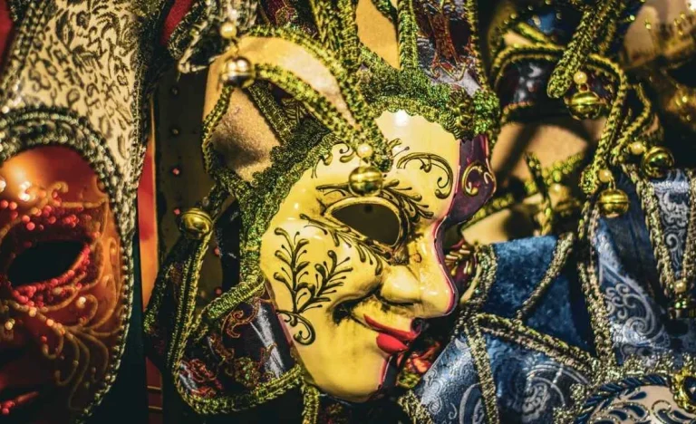 Carnaval Fora do Brasil: Descubra Festas Incríveis com Máscaras, Jazz e Tradição em Veneza, Nova Orleans e Mais!
