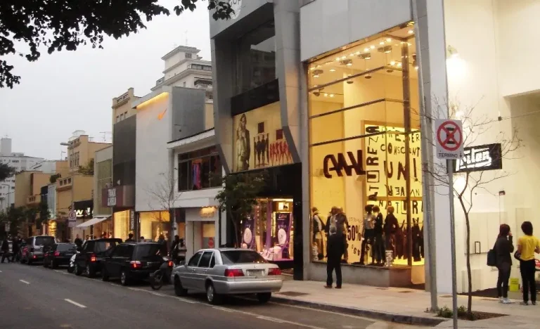 Oscar Freire: Menos Lojas, Mais Luxo e Faturamento Bilionário em SP