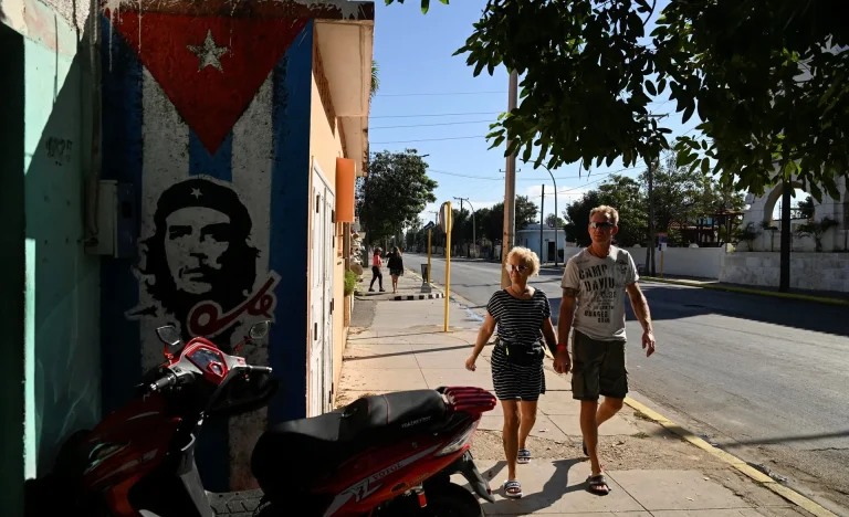 Governo Lula Avalia Envio de Ajuda Humanitária a Cuba, Enfrentando Pressão dos EUA e Crise Energética