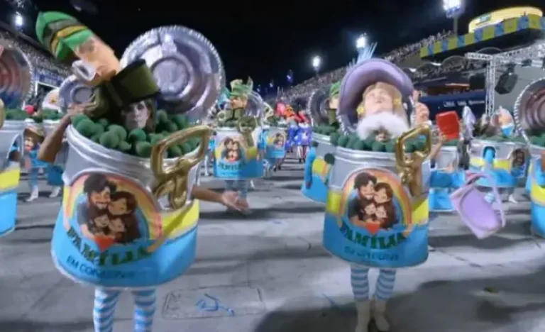 Carnaval: Desfile pró-Lula em alegoria “lata de conserva” com evangélicos e “família tradicional” revolta conservadores e gera polêmica nas redes