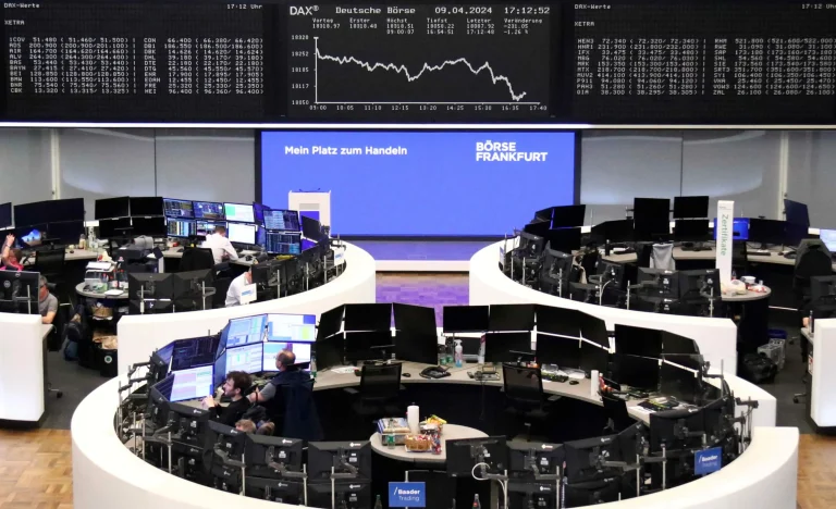 Bolsas Europeias Fecham Mistas: Londres e Paris em Alta, Alemanha e Itália Recuam em Meio a Tensões Transatlânticas e Dados Econômicos Preocupantes