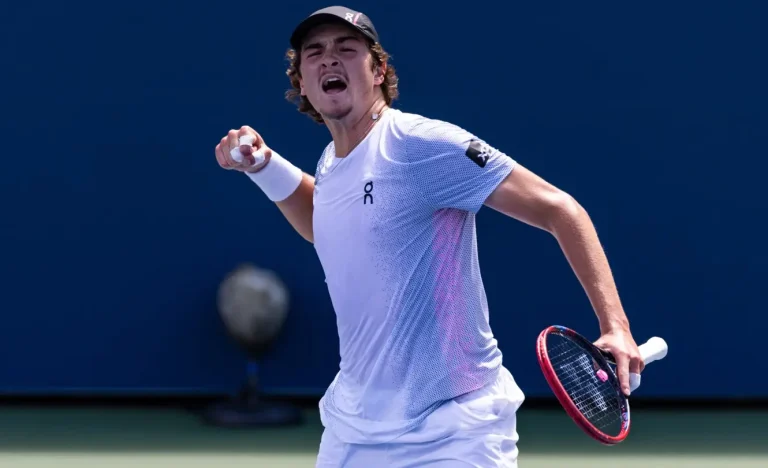 João Fonseca brilha no Rio Open: o tenista que transformou sua carreira no torneio carioca há 2 anos
