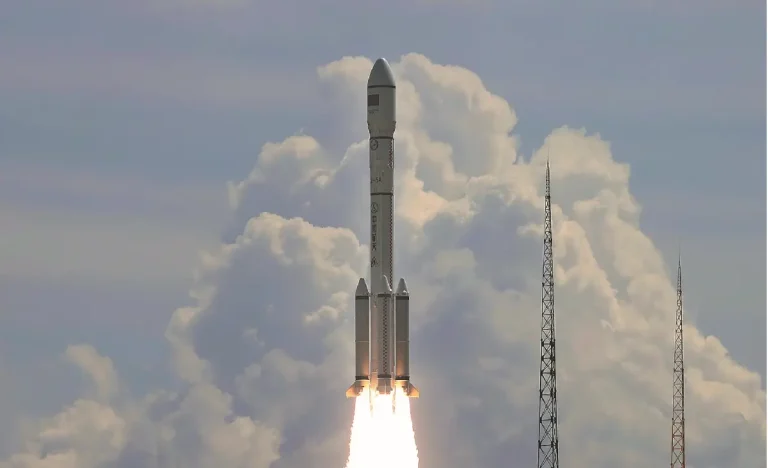 Anatel Libera SpaceSail, Gigante Chinesa de Internet Via Satélite, Para Competir com Starlink no Brasil