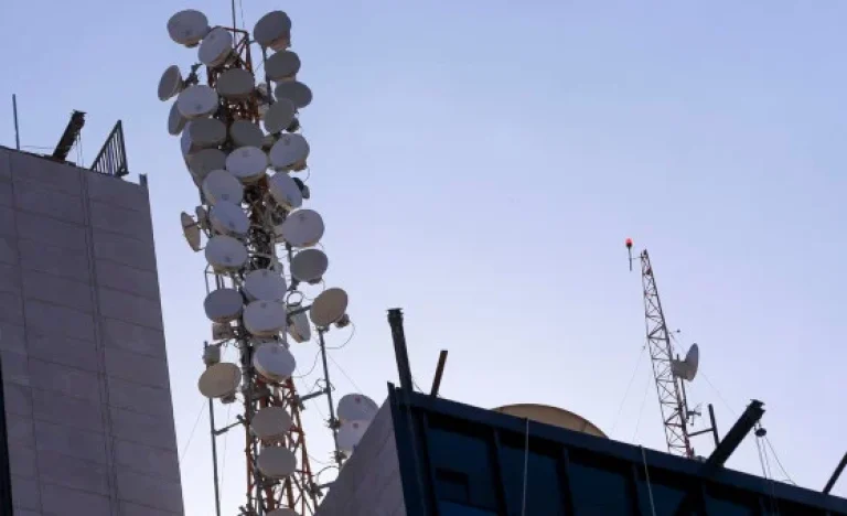 IHS Vende Negócios de Torres de Telecom na América Latina e África por US$ 7 Bilhões; Brasil Tinha 7,6 mil Torres